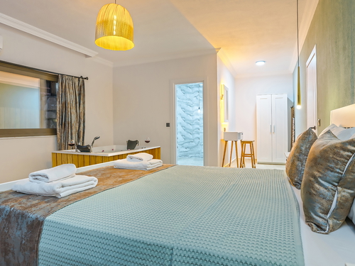  gece  -  Kasım
  | Kaş Yeniköy’de Deniz Manzaralı, Jakuzili Balayı ve Aile Villası – 4 Kişilik Tatil İçin İdeal Seçim